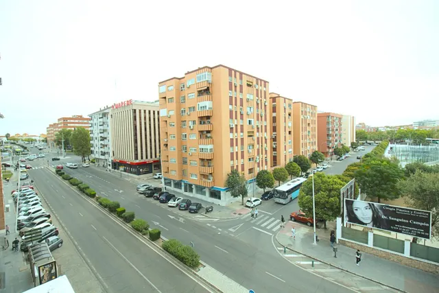 Vivienda de 3 dormitorios y dos baños en el centro de Badajoz. — 8