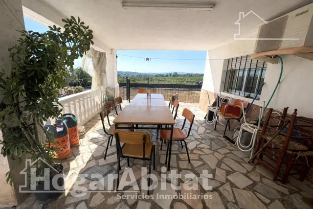 ¡VISTAS A LAS MONTAÑAS! CHALET CON TERRENO RÚSTICO, TERRAZA, - foto 2