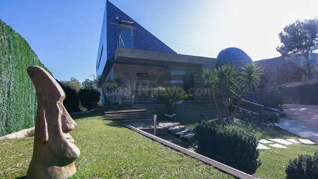 Exclusivo chalet en plena naturaleza con piscina, gran terre - foto 3
