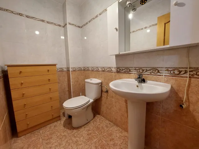 Amplio Piso en Venta en el Corazón de Salobreña — 7