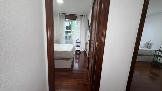 MARAVILLOSO PISO DE ALQUILER POR TEMPORADA EN PLENO CENTRO DE OURENSE – ZONA VALLE-INCLÁN — 25