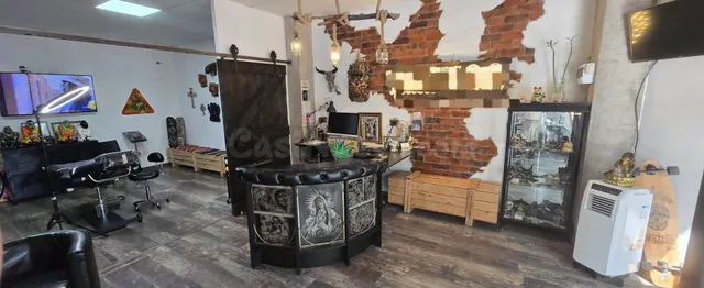 Amplio Local Comercial en Uji, Castellón,TRASPASO Y ALQUILER - foto 3