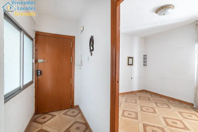 Piso en Zaidín — 18