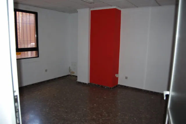 Oportunidad Amplio local en zona Isabel la Católica — 5