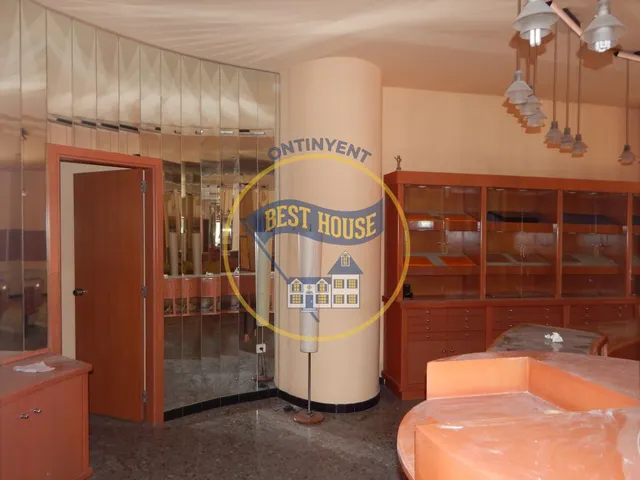 ¡¡OPORTUNIDAD!! LOCAL COMERCIAL EN ZONA TRANSITADA — 6
