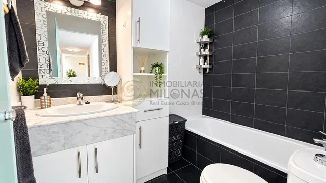 Exclusivo apartamento reformado en la planta 19 de torre lugano – Benidorm — 18
