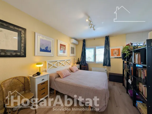 ¡Cerca del mar! Precioso Adosado reformado en residencial, con solarium, piscina comunitaria y garaje — 22
