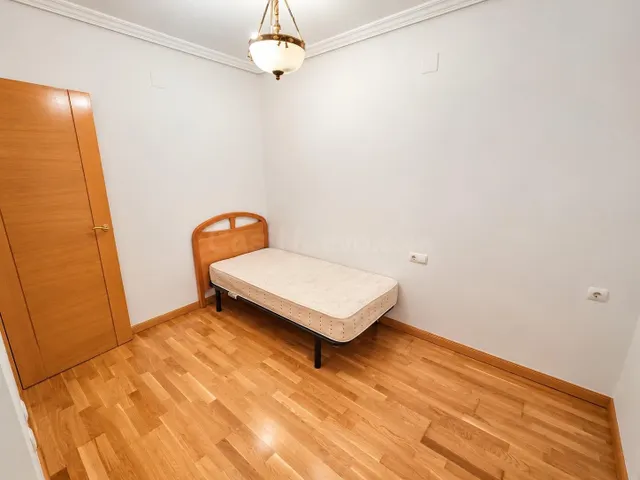 Amplio apartamento en el centro, con patio privado, garaje y - foto 5