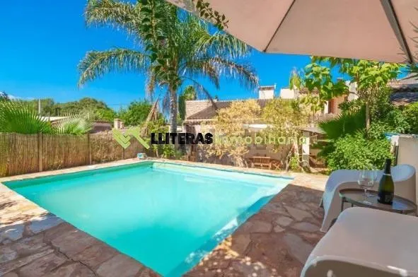 Encantadora casa de pueblo con piscina y apartamento de invi