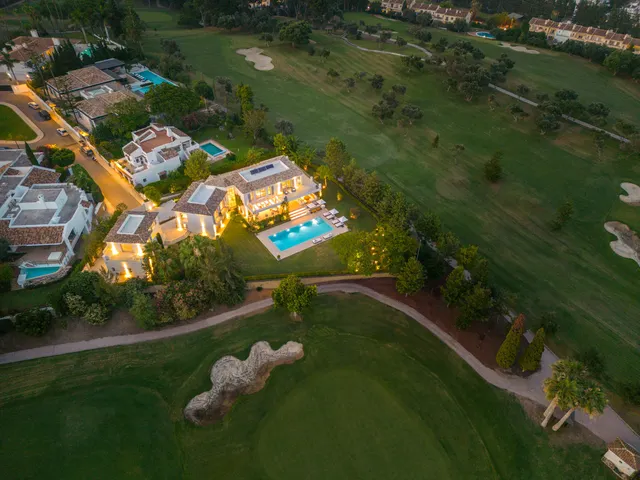 Chalet 6 habitaciones 702m² en venta - Marbella — 38
