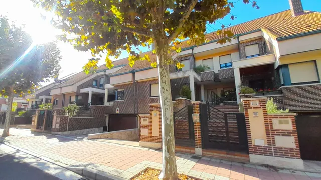 CHALET EN VENTA EN PAULA LÓPEZ-COVARESA — 2