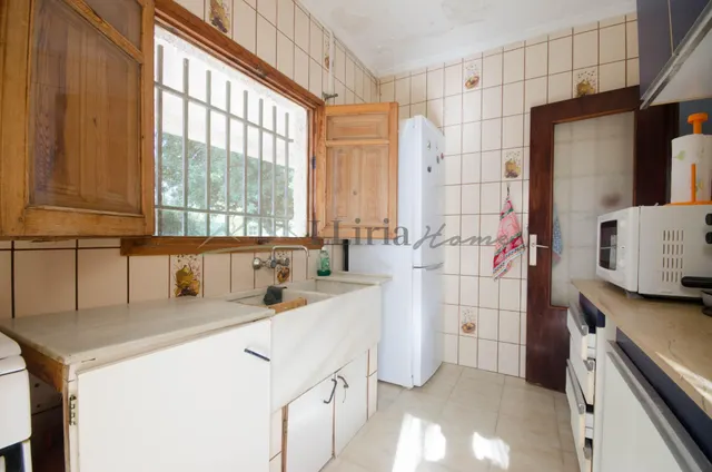 Ref. 04405.- EXCLUSIVA.- Chalet independiente con piscina en Urb. Camp Llíria. — 20