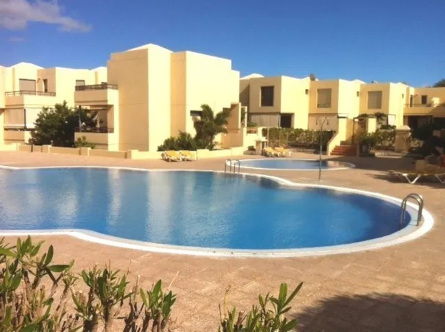 Adosado sotavento 3 habitacioens y 3 terrazas y garaje de 80m2 — 2