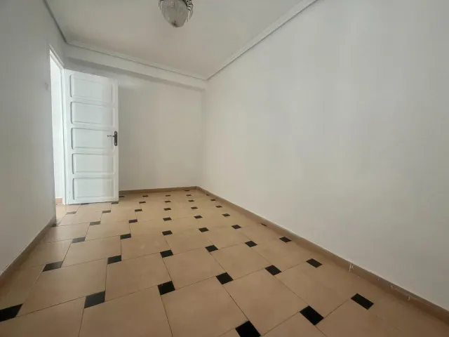 Amplia vivienda con trastero y dos balcones en El Cabanyal — 11
