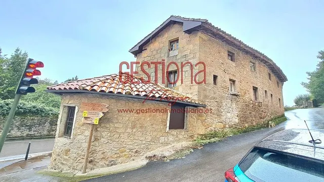 CASA DE PIEDRA EN LIERGANES. — 6