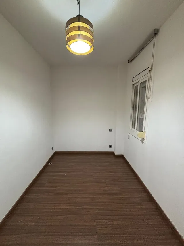 Piso Semireformado en El Raval, Barcelona por €295,000 — 12