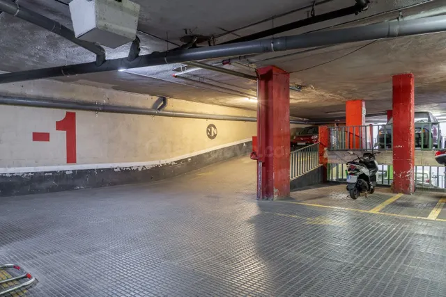 Parking 9m² en alquiler - Casc Antic — 3