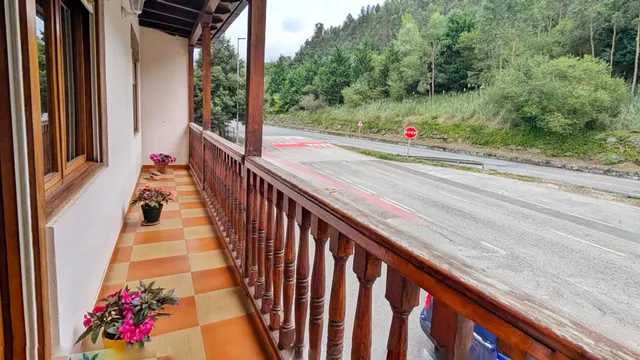 VIVIENDA Y NEGOCIO EN PIELAGOS — 9