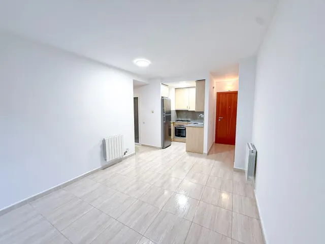 Piso de 2 dormitorios con ascensor en Figueres — 25