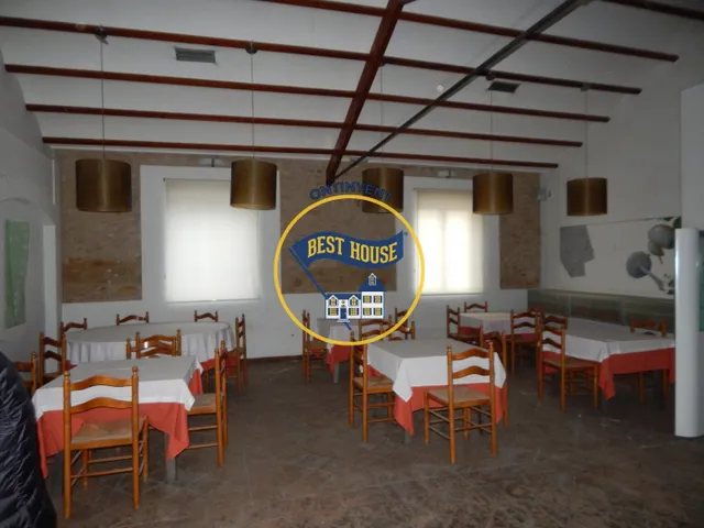 OPORTUNIDAD RESTAURANTE EN VENTA CON CASA EN BOCAIRENT — 31