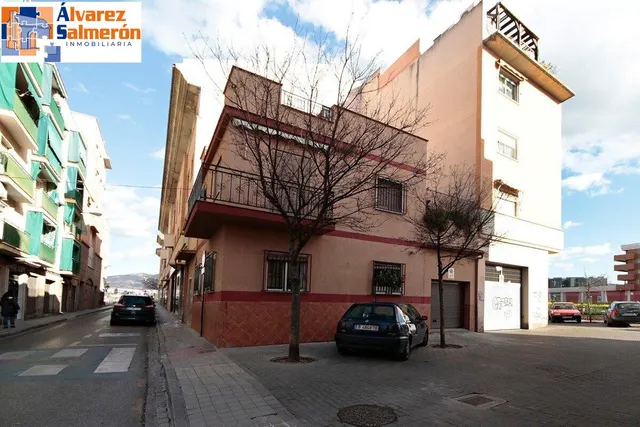 Magnifica vivienda con garaje en vergeles, junto a palacio de deportes — 26