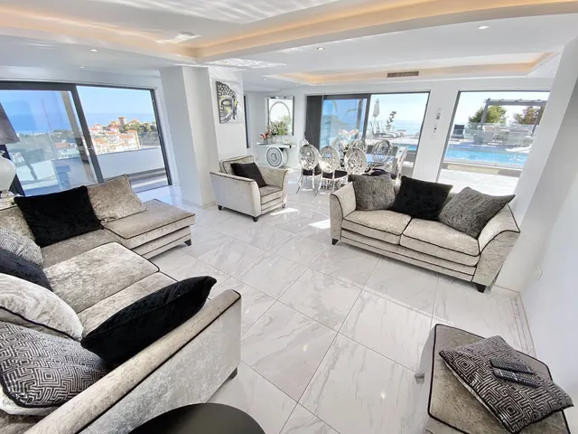 Chalet 6 habitaciones 286m² en venta - Centro — 6