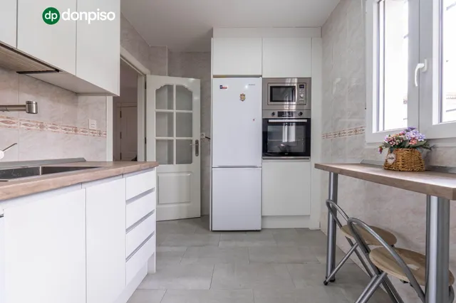Encantadora Casa Reformada en Ogijares con Vistas y Espacios para Disfrutar — 10
