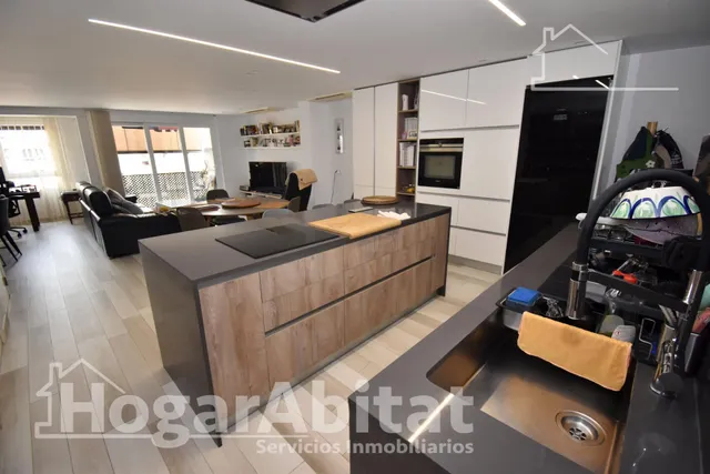¡REFORMADO! PRECIOSO, EXTERIOR Y CÉNTRICO CON BALCÓN Y TRASTERO — 7