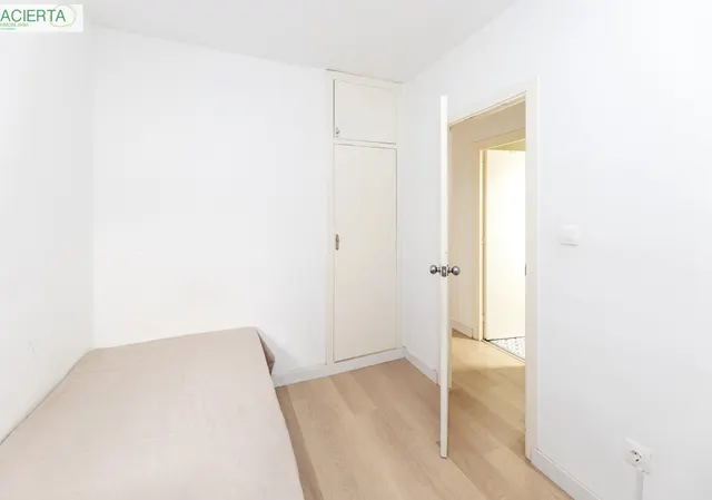 ¡Oportunidad Única en Granada! Piso Espectacular  en Plaza de Gracia — 21