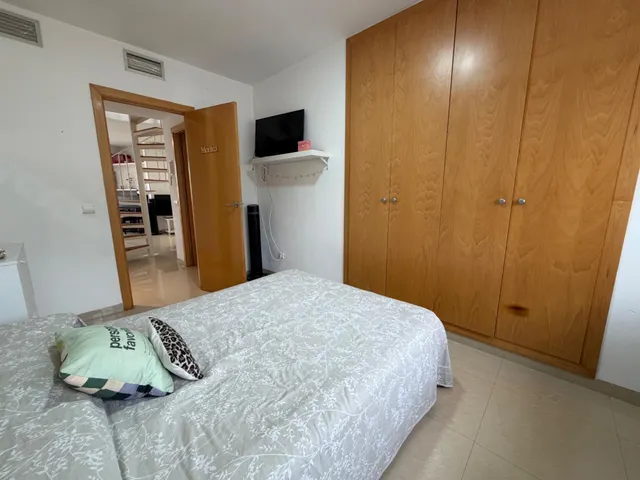 INTERESANTE CHALET EN LA POBLA DE VALLBONA — 18