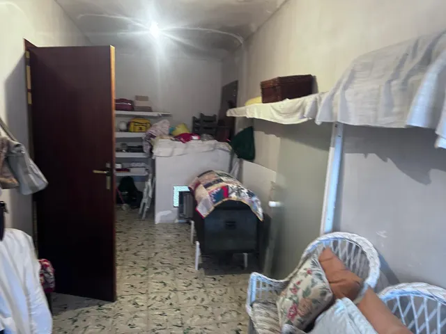 Oportunidad en Monóvar: amplia casa de 4 habitaciones y 2 baños — 23
