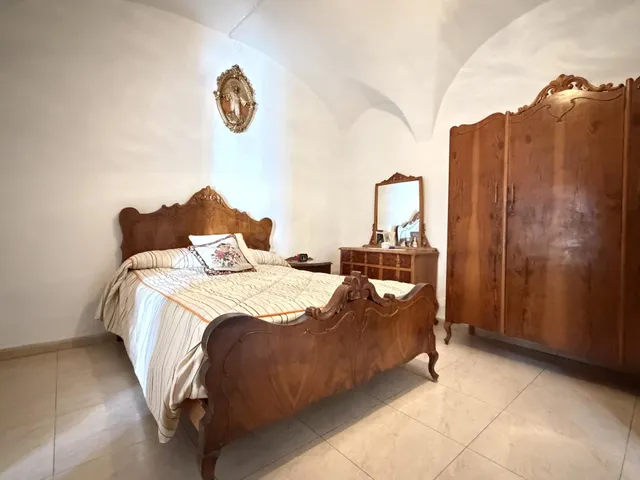 CASA EN VENTA DE ESQUINA EN LA CORONADA - foto 2