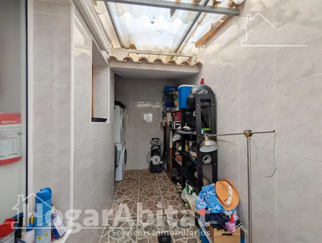 ¡Cerca del mar! Precioso Adosado reformado en residencial, con solarium, piscina comunitaria y garaje — 21