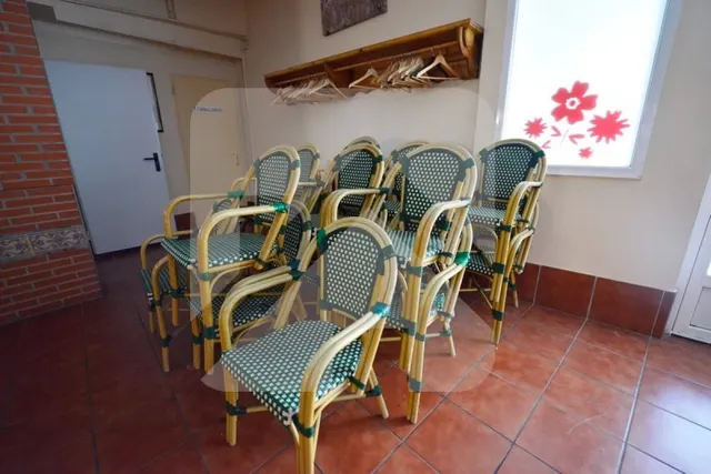 SALÓN PARA EVENTOS CON COCINA Y BARRA — 19