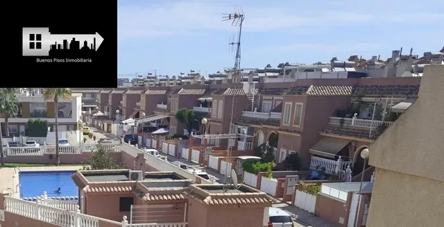 Bungalow pareado con dos terraza, solárium y sótano en Gran Alacant. — 40