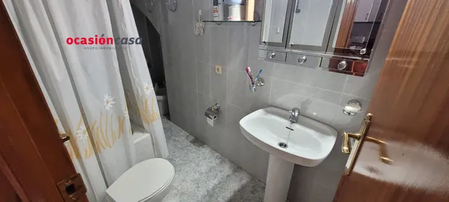 CASA EN VENTA CON TEJADO NUEVO — 16