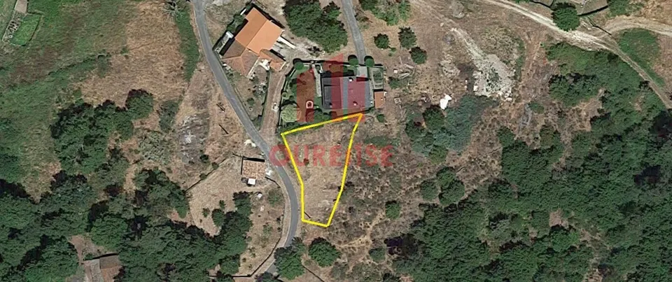 PARCELA EDIFICABLE EN SAN COSME (PRÓXIMA A AMOEIRO