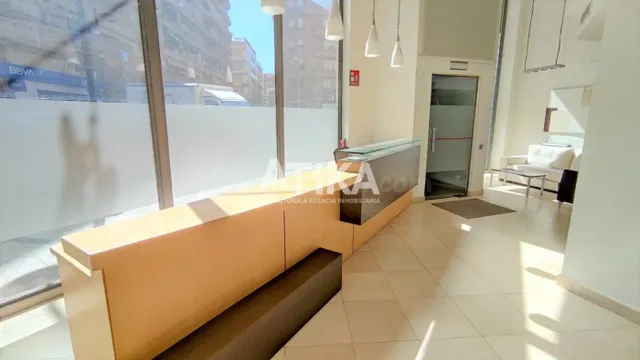 Local comercial 1 habitación 95m² en alquiler - Sant Josep - foto 2