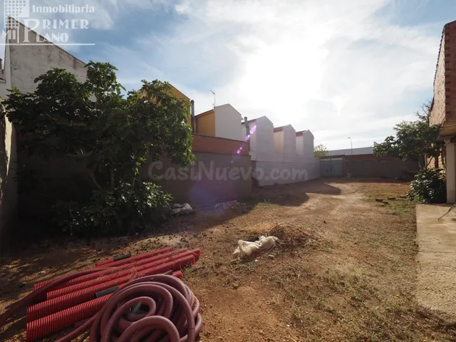 Solar en avda Juan Carlos I, de 509 m2 y 14 metros de fachad - foto 4