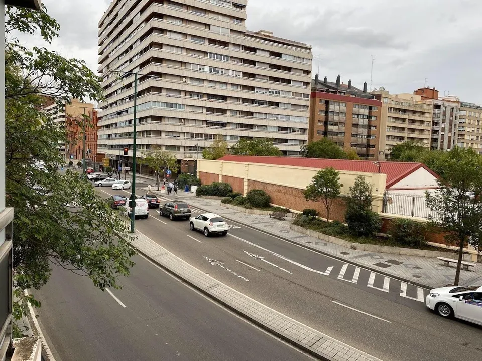 OFICINA EN PLAZA TENERÍAS