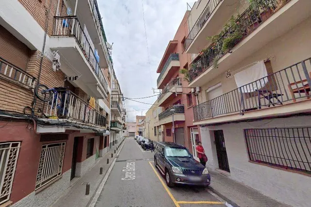 SE VENDE piso OKUPA en C CL BALMES, 3 de Canovelles, Barcelo - foto 2