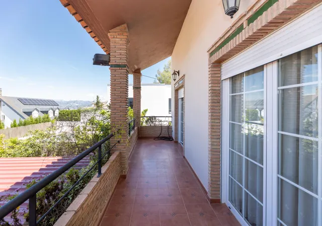 Chalet independiente con piscina privada en Barrio de Monachil – Vistas espectaculares y gran parcela. — 17