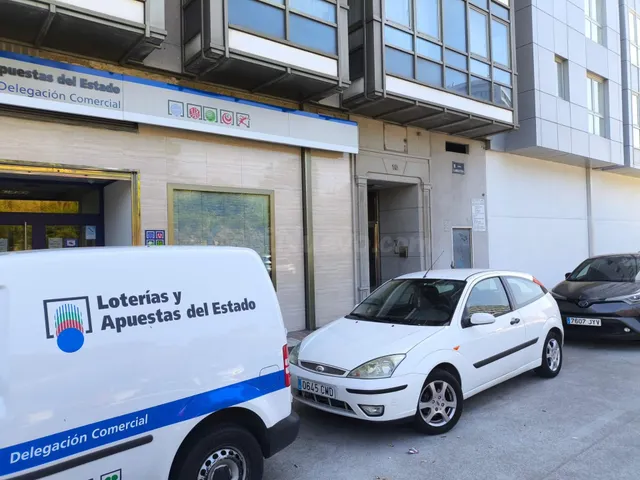Local de 140 metros en Av. Lamadosa, zona Eirís, A Coruña - foto 4