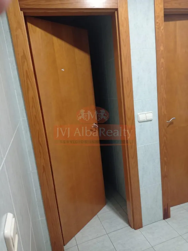 ESPECTACULAR LOCAL EN VENTA O ALQUILER EN ZONA INDUSTRIA — 27