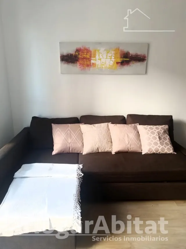 Seminuevo y ubicación céntrica en este moderno piso exterior con garaje y trastero — 11