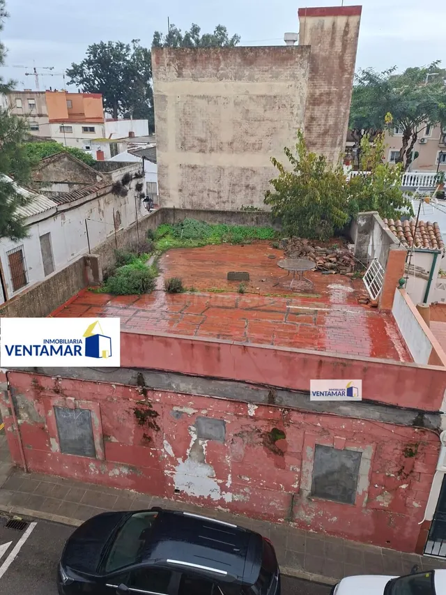 PARCELA EN ESQUINA, CON EDIFICACIÓN PARA DERRUIR. CAMPAMENTO - foto 3
