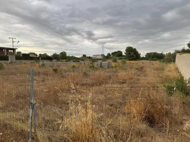 PARCELA DE 859M2 EN GALLIPONT - foto 2