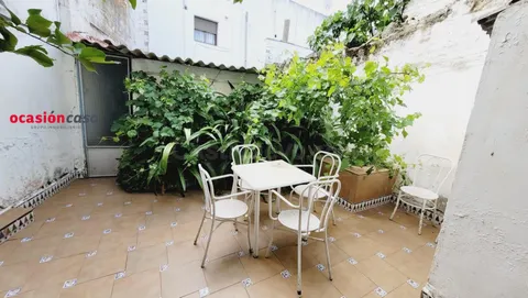 SE VENDE PLANTA BAJA CON COCHERA