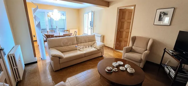 Celrà | Vivienda de grandes dimensiones con jardín, piscina  - foto 3