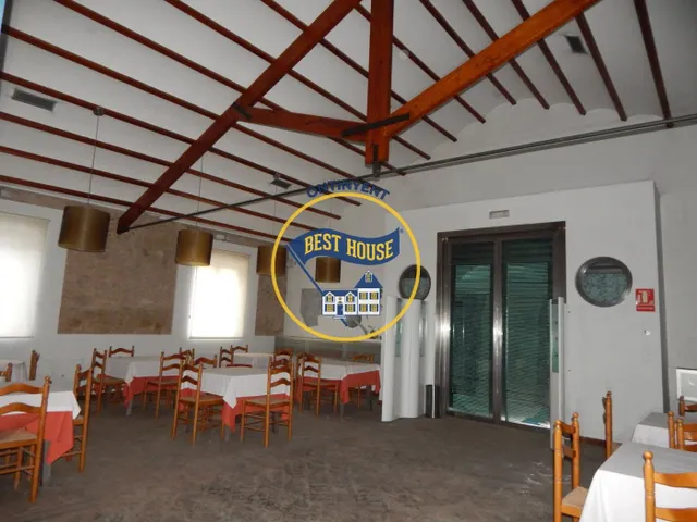 OPORTUNIDAD RESTAURANTE EN VENTA CON CASA EN BOCAIRENT — 33